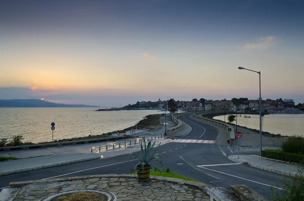 Lever de soleil sur la baie de Nesebar, côte bulgare de la mer Noire — Photo