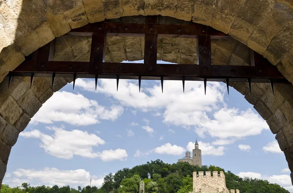 Portão principal da fortaleza de Tsarevets, Veliko Tarnovo, Bulgária — Fotografia de Stock