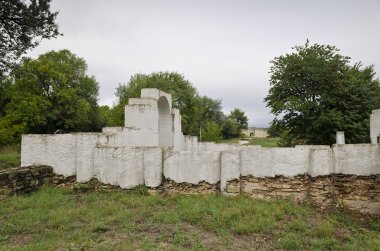 Yuvarlak eski kilisede