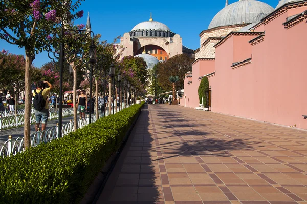 Santa Sofía en el distrito de Sultanahmet — Foto de Stock