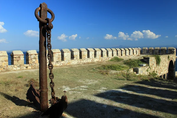 Schiffsanker in der Burg von Tenedos — Stockfoto