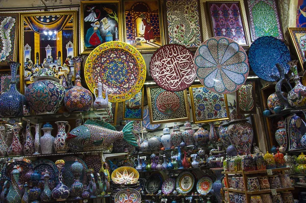 Iznik pottery in Grand Bazaar — Stock Photo, Image