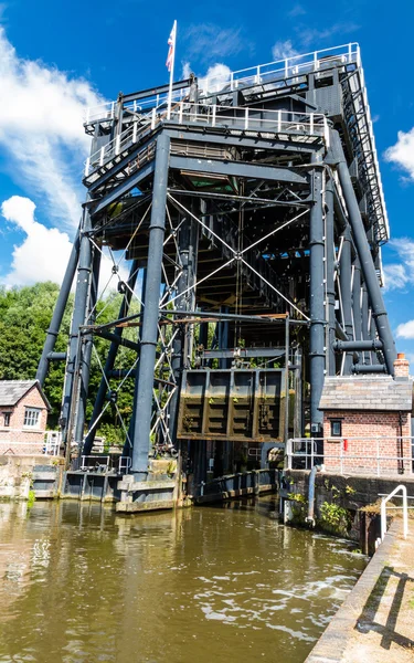 Anderton Boat Lift, canal escalator — Stock Photo, Image