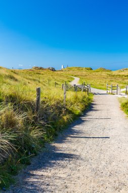 Yol Llanddwyn Adası, Anglesey üzerinde