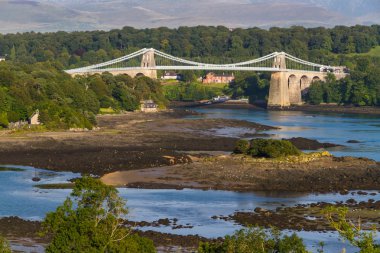 Menai Bridge, Snowdonia ve Anglesey bağlama