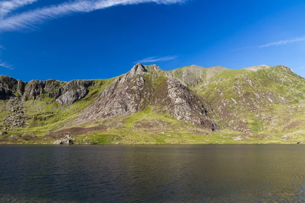 See und Berge, llyn idwal und die Teufelsküche. — Stockfoto