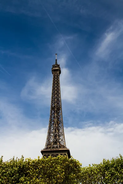 Torre Eiffel contra horizonte — Foto de Stock