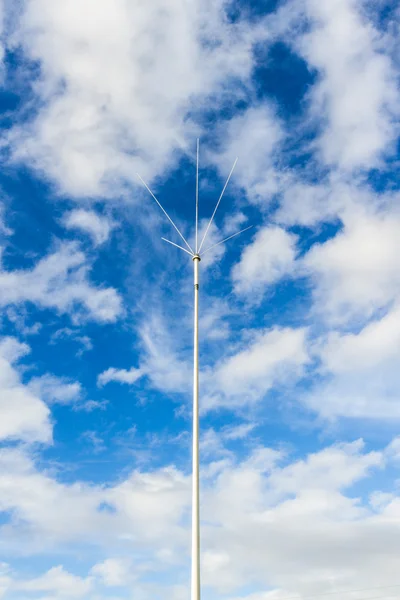 Radio antenn med fem polacker — Stockfoto