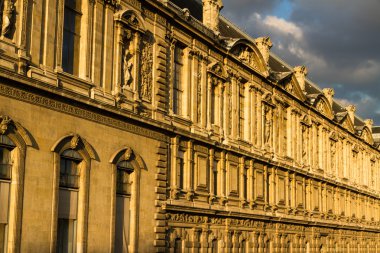 Eski bina açık, Paris.