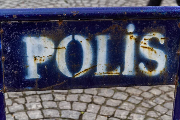 Polis Polisi Stanbul Türkiye Için Mavi Metal Tabelasında Beyaz — Stok fotoğraf