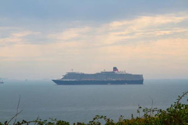 Weymouth August 2020 Cunard Cruise Ship Queen Elizabeth Aangemeerd Bij — Stockfoto