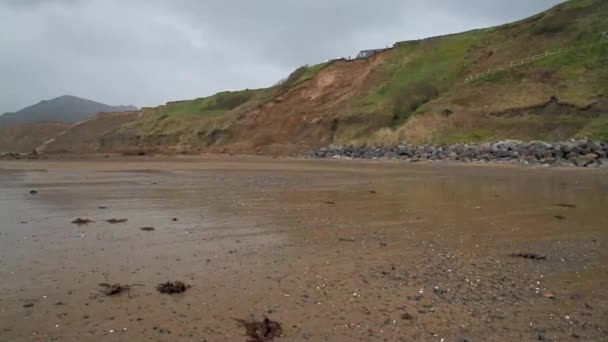 Widok Plaży Klifów Nad Obsuwiskiem Ziemi Nefyn Półwysep Llyński Walia — Wideo stockowe