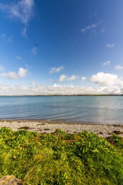 Penrhos Coastal Park 'tan liman manzarası, Holyhead, Anglesey, Wales, İngiltere, Birleşik Krallık