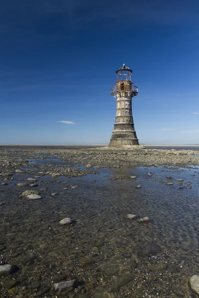 Förstört förfallna fyr, Whiteford Sands, Gowerhalvön, så — Stockfoto