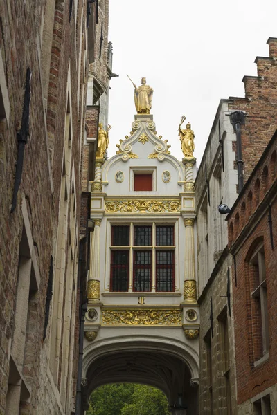 Poort naar Aaron burgerlijke stand, Brugge. — Stockfoto