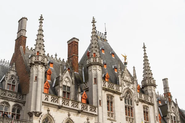 Dak van provinciale Palace, Bruges details. — Stockfoto