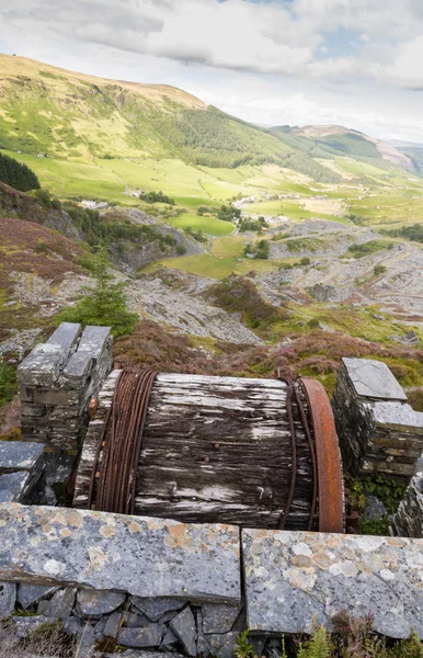 Cwm Penmachno, with slate quarry, incline drum house — Stock Photo, Image