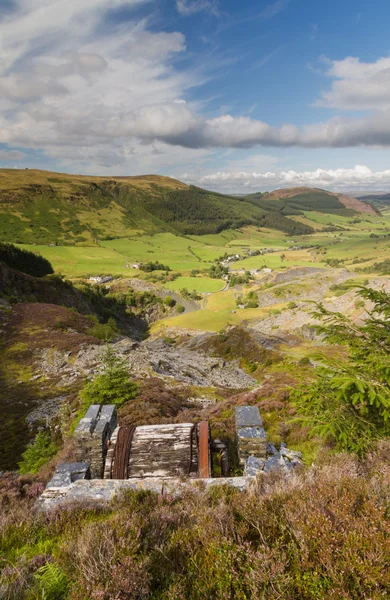 Cwm Penmachno, with slate quarry, incline drum house — Stock Photo, Image