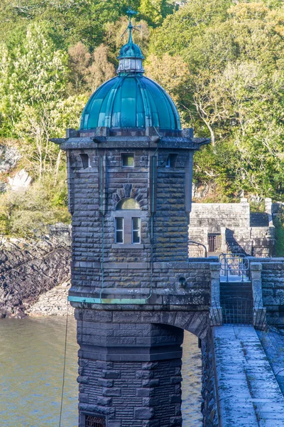 Top of the Penygarreg Dam, fall autumn evening colors. — Stock Photo, Image