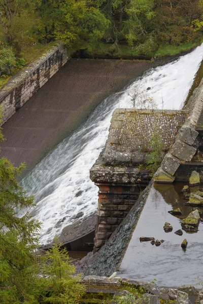 Fundações de barragem inacabadas Dol-y-Mynach . — Fotografia de Stock
