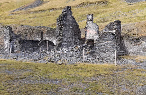 Bâtiment en ruine, zone minière de plomb désaffectée Cwmystwyth, Pays de Galles — Photo