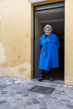 100 years old lady portrait