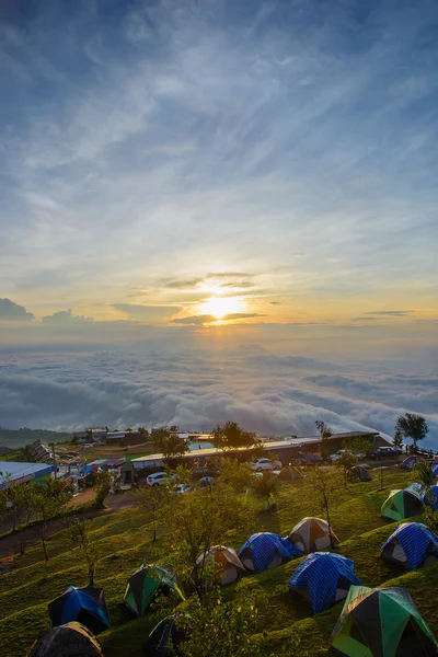 Landscpae view Sea of mist at Phu thap buek  in morning ,this place is popular tourist attraction in Phetchabun province northern Thailand. — Stock Photo, Image