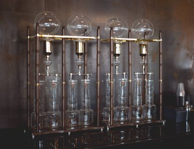 Kafede damlatan kahve.