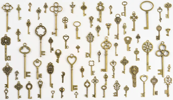 Isolated Vintage Old Golden Bronze Key — Stock Photo, Image