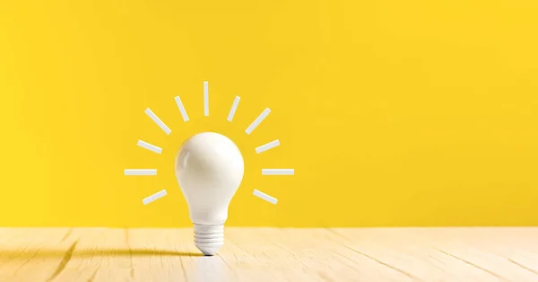 Glühbirne Neue Idee Innovationskonzept lizenzfreie Stockfotos