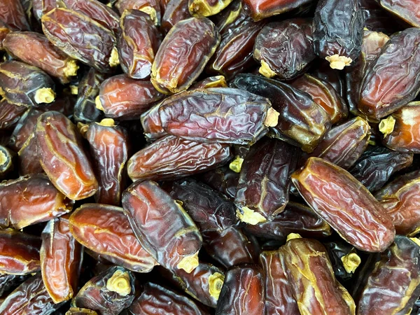 Dates on the market — Stock Photo, Image