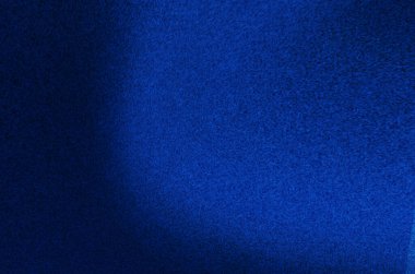 Tasarım, baskı ve dijital kullanım için yumuşak taneli doku tasarımı ile soyut düz mavi gradyan arka plan şekilleri.