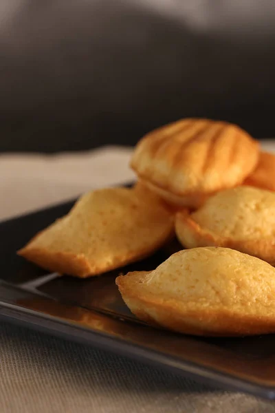 Madeleine Patiserie Franceză Prăjitură Formă Coajă Franceză Casă Masă Rustică — Fotografie, imagine de stoc