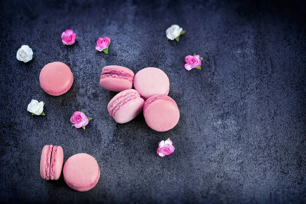 Makaronlar, hamur işleri, pembe