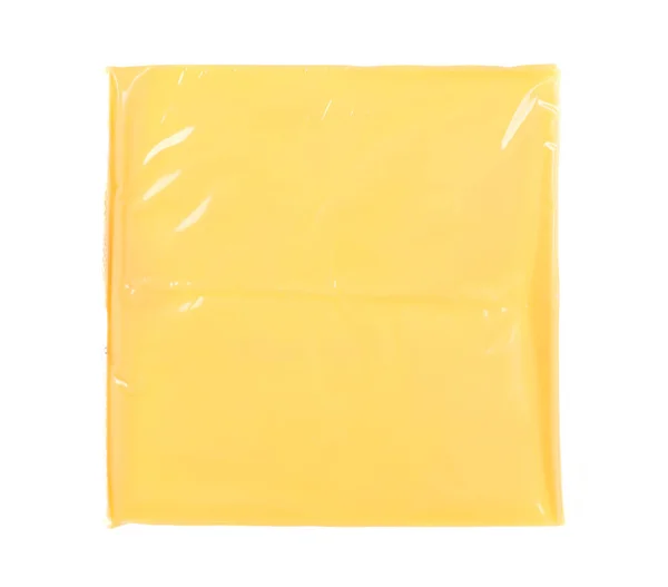 Gelber Quadratischer Cheddar Käse Isoliert Auf Weiß — Stockfoto