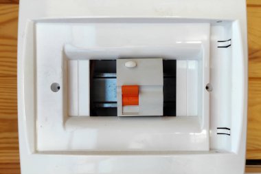 Tahtadaki RCD devre kesici tahtası