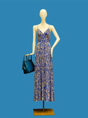 Kadın manken güzel yaz elbise.