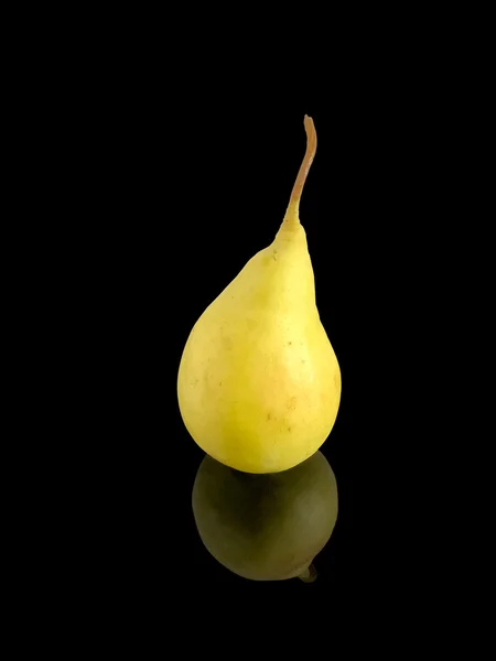 Fresh ripe pear. — Stock Photo, Image