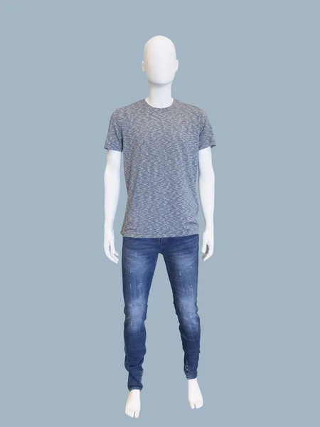 Manichino uomo vestito in t-shirt e jeans . — Foto Stock