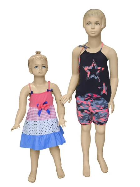 Dos maniquíes vestidos en la moda de verano para niños . — Foto de Stock