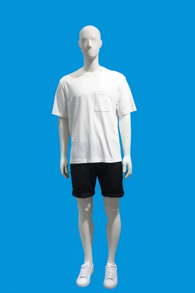 Maniquí Masculino Cuerpo Entero Vestido Con Camiseta Blanca Pantalones Cortos —  Fotos de Stock