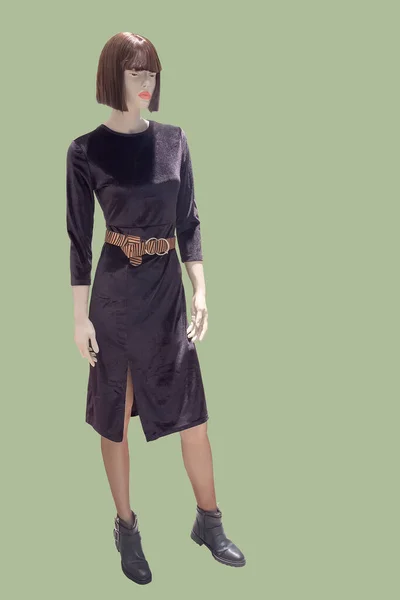 Full Längd Kvinnlig Skyltdocka Klädd Fashionabla Kläder Isolerad Grön Bakgrund — Stockfoto