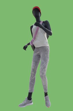 Koşan kadın manken, yeşil arka planda izole edilmiş. Marka isimleri veya telif hakkı nesneleri yok.