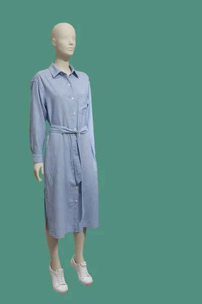 Полная Длина Изображения Женского Дисплея Манекена Синем Модном Платье Изолированы — стоковое фото