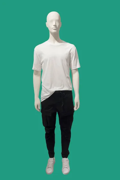 Volledige Afbeelding Van Een Mannelijke Etalagepop Wit Shirt Zwarte Broek — Stockfoto