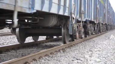 Raylarda Tren - Hindistan 'da Demiryolu Geçidi Seyahati