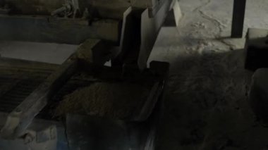 Hint Pirinç Değirmeni 'nin İç İşleri' ni keşfedin.