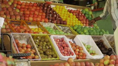 Kıtır ve Renkli Meyve Pazarı 'na Taze Bir Bakış