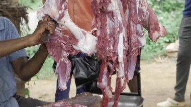 Sanat Ustalığı - Eti Hassasiyetle Tutmak