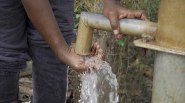 Verimlilikle El Yıkama - Pompadan Altın Su Akışı